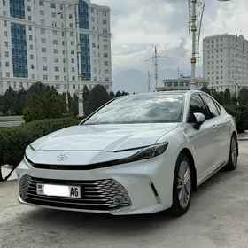 Toyota Camry 2025