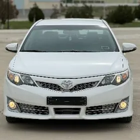 Toyota Camry 2014