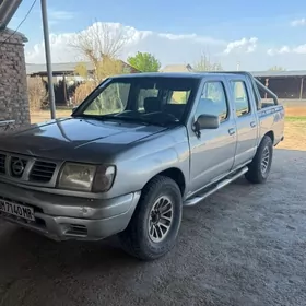 Nissan Navara 2002