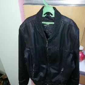 куртка чёрная кожаная