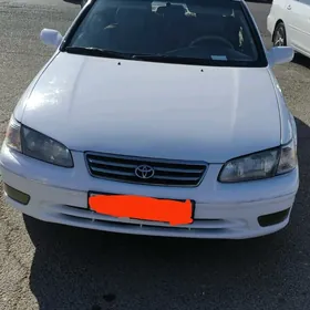 Toyota Camry 2000