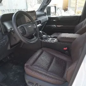 Toyota Land Cruiser Prado 2024