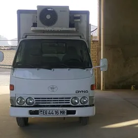 Mitsubishi Canter 2002