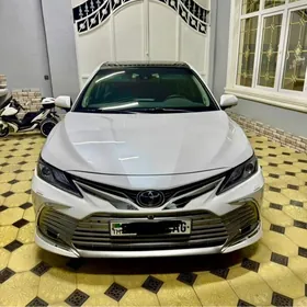 Toyota Camry 2024