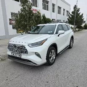 Toyota Highlander 2021
