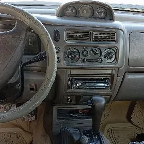 Mitsubishi Montero 1998