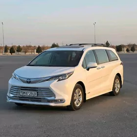 Toyota Sienna 2022