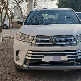 Toyota Highlander 2018