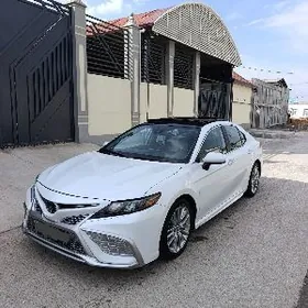 Toyota Camry 2021