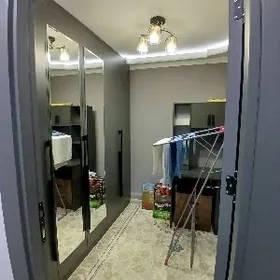 Mebel MDF kompyuterny stol