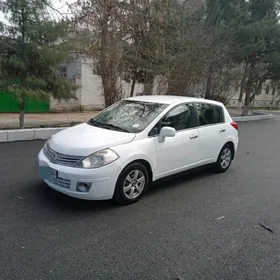 Nissan Versa 2011