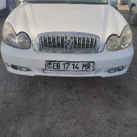Hyundai Sonata 2001