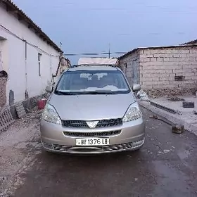 Toyota Sienna 2004
