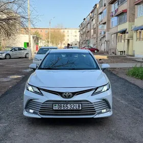 Toyota Camry 2022