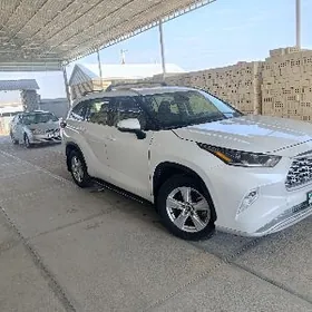 Toyota Highlander 2021