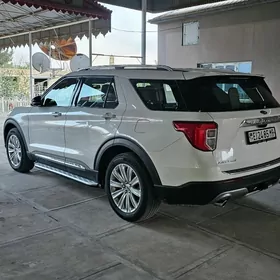 Ford Explorer 2021