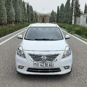 Nissan Versa 2013