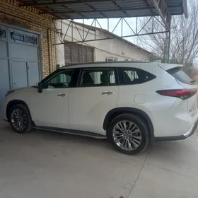Toyota Highlander 2020