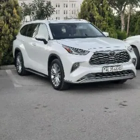 Toyota Highlander 2021