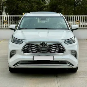 Toyota Highlander 2021