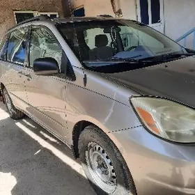 Toyota Sienna 2005