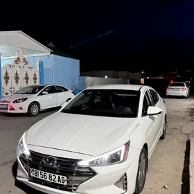 Hyundai Elantra 2020