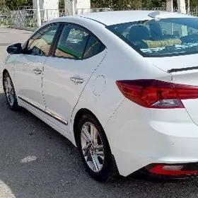 Hyundai Elantra 2020