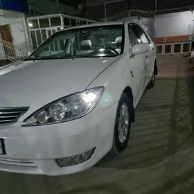 Toyota Camry 2004