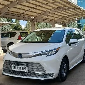 Toyota Sienna 2021