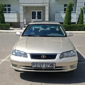 Toyota Camry 2001