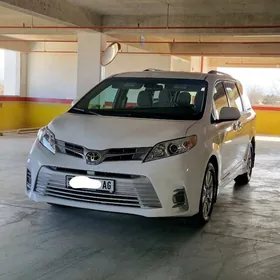 Toyota Sienna 2020