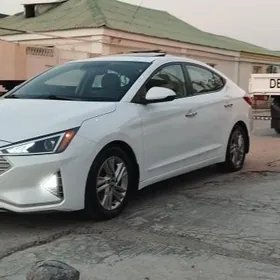 Hyundai Elantra 2019