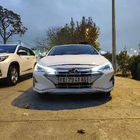 Hyundai Elantra 2020