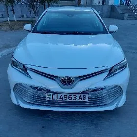 Toyota Camry 2020