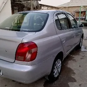 Toyota Echo 2002
