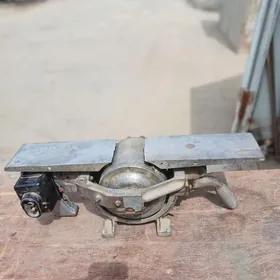 рубанок электронный