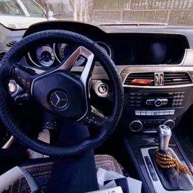 Mercedes-Benz C350 2010