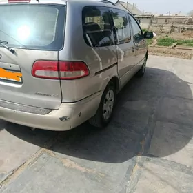 Toyota Sienna 2001