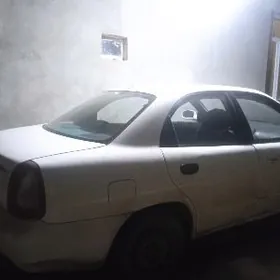 Daewoo Nubira 1999