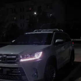 Toyota Highlander 2019