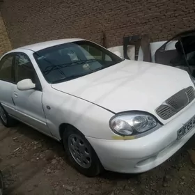 Daewoo Lanos 2000