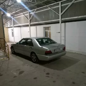 Mercedes-Benz 500E 1993