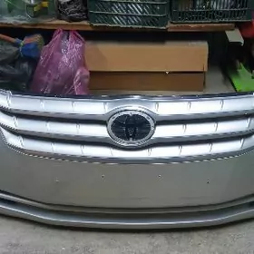 Titan Avalon bamperi.