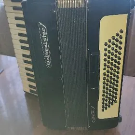 Аккордеон Weltmeister Stella