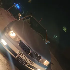 Mitsubishi Diamante 1995