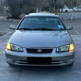 Toyota Camry 2000
