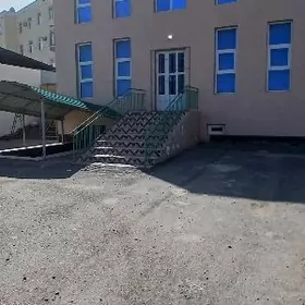 Satlyk söwda nokady we ýaşaýyş