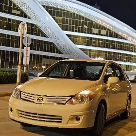 Nissan Versa 2011
