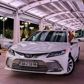 Toyota Camry 2020