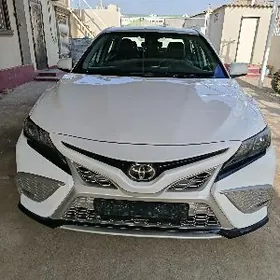 Toyota Camry 2021